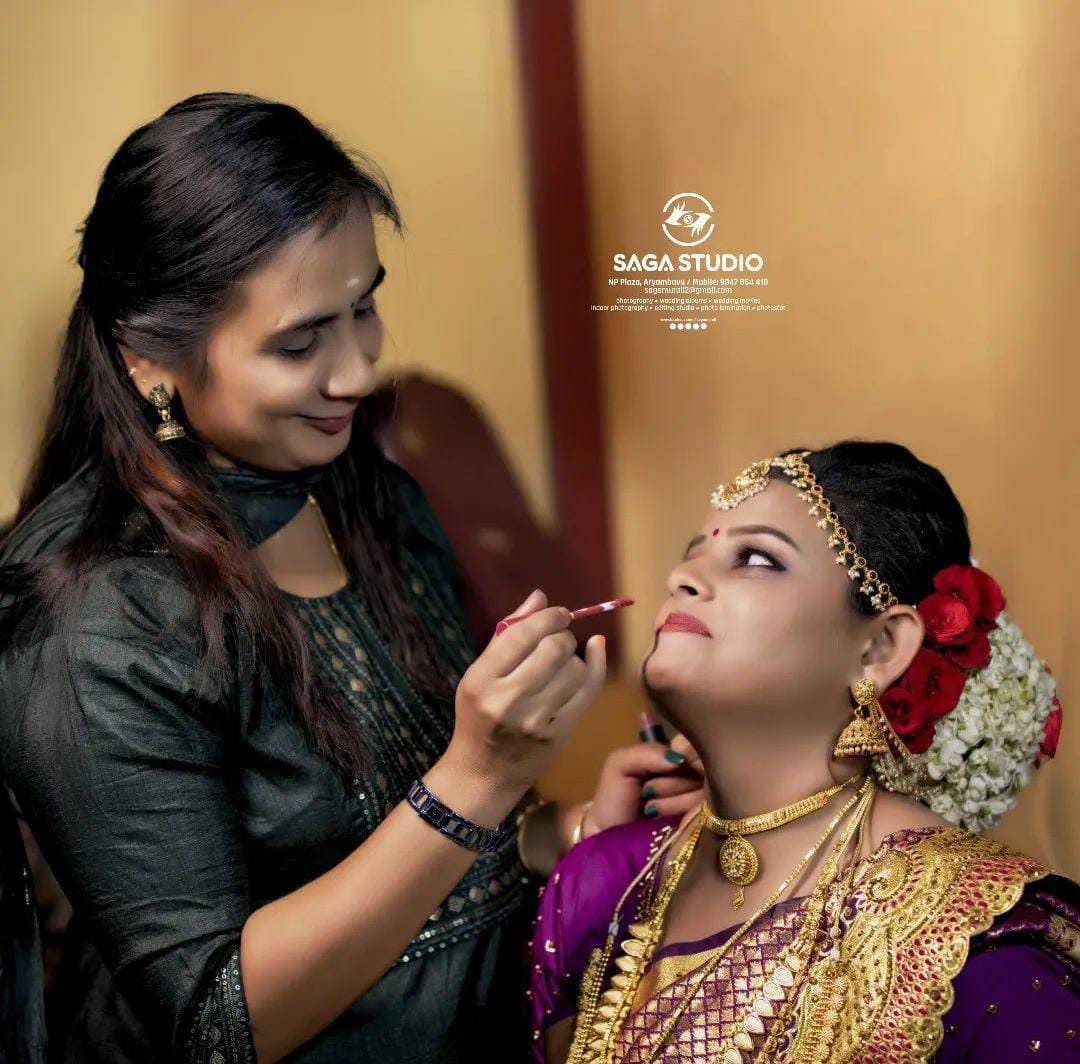 POOJA BEAUTY CLINIC MANNARKKAD