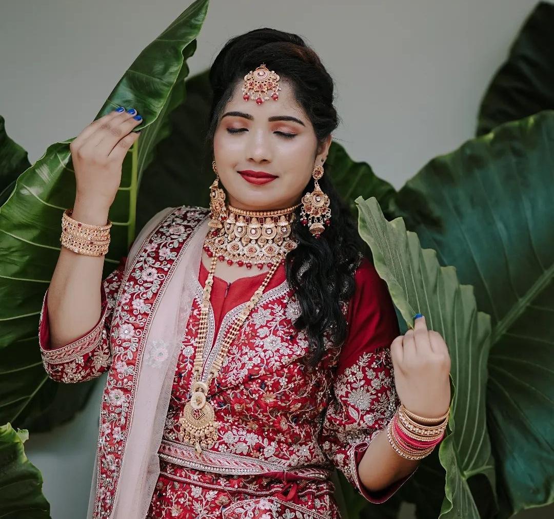 POOJA BEAUTY CLINIC MANNARKKAD